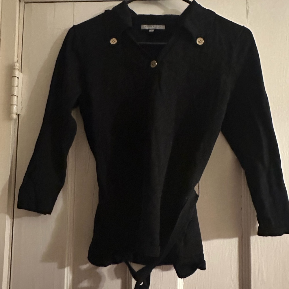 EUC Anne Klein New York V neck knit top - S